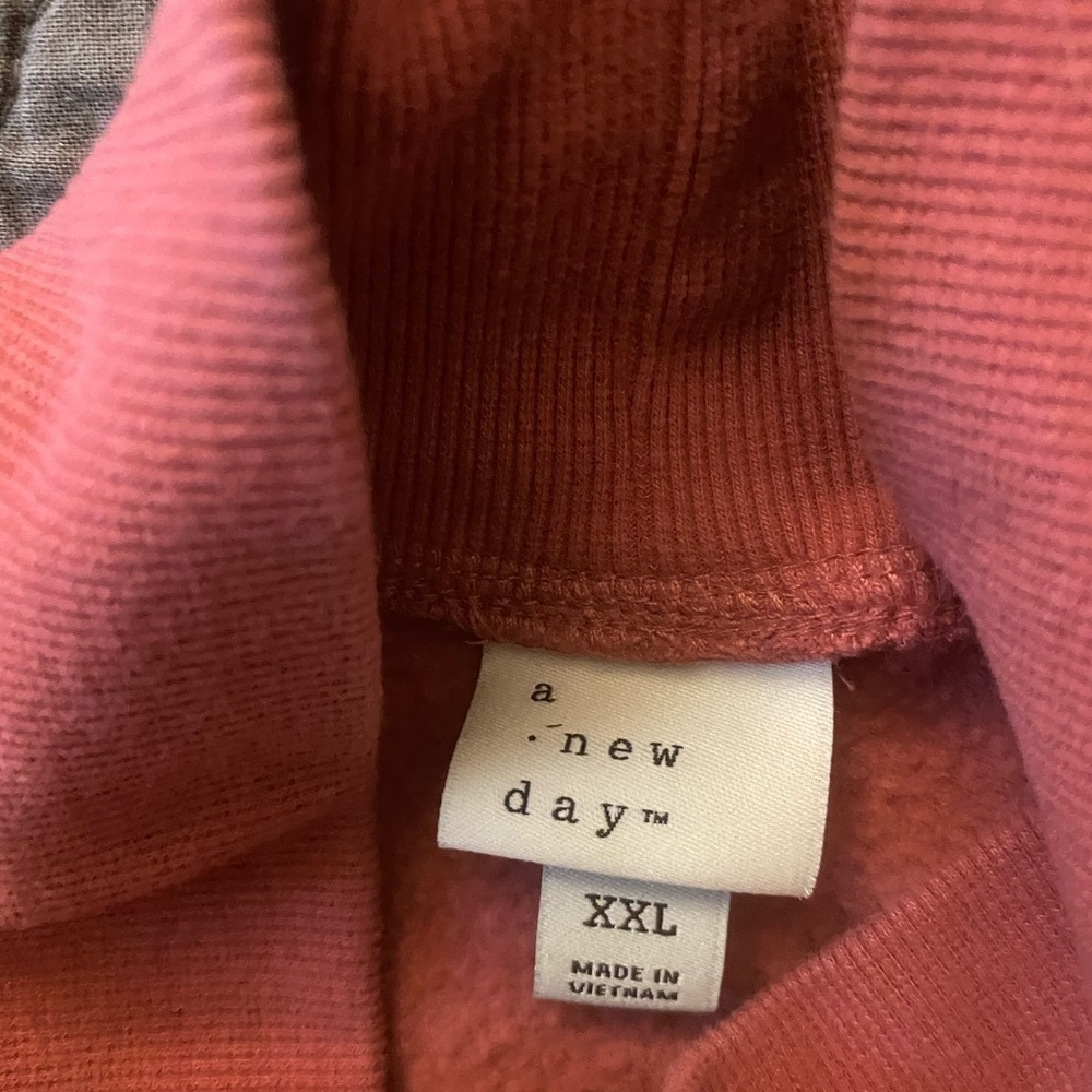 A new day pink pullover - Picture 3 of 6
